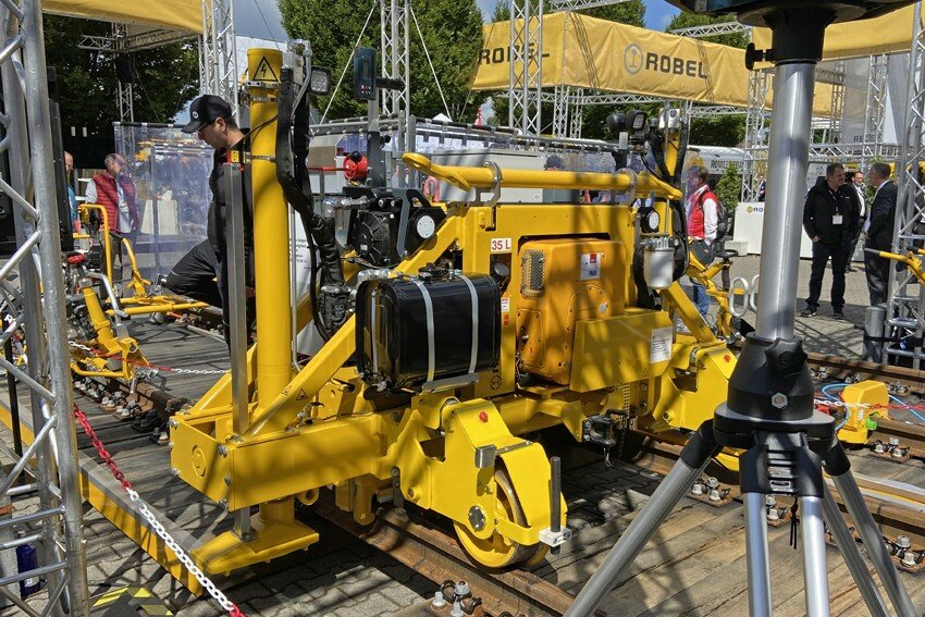 DBBG-gleishebe-richtmaschine-0002