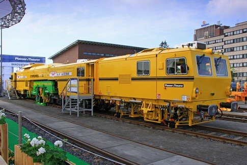 HFW-Streckenstopfmaschinen