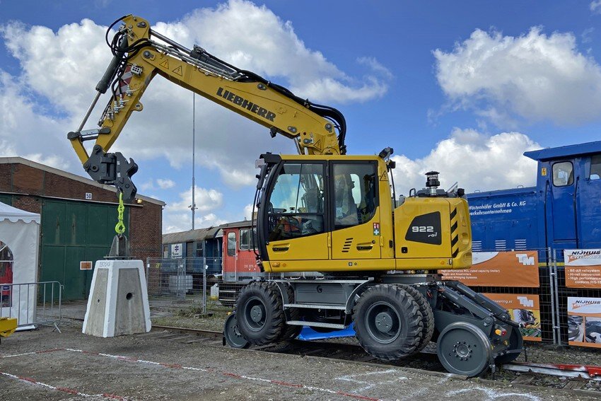 LIEB-Liebherr A 922 ZW_0009