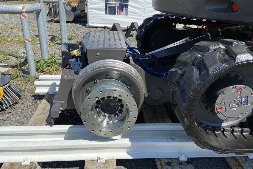 MECA-Mecalac 136M Rail_0003