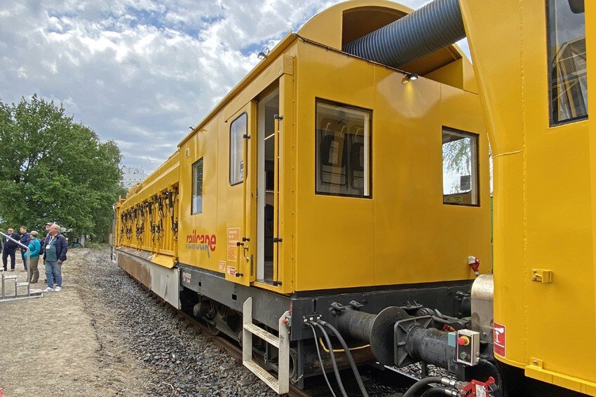 RACA-Railcare RAMC-1 RailVac MC_0001
