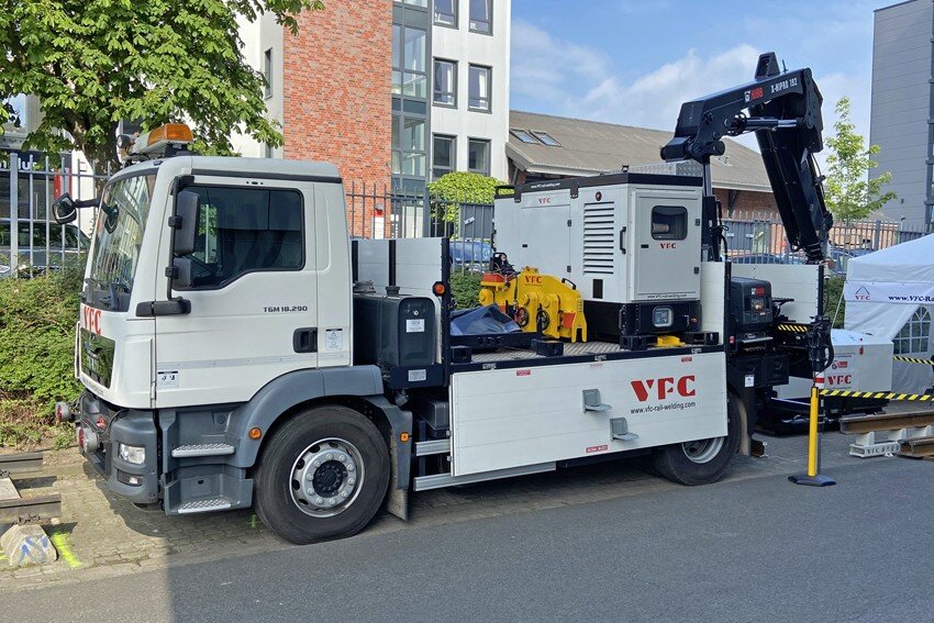 VFC-ZW-Schienenschweiss-LKW